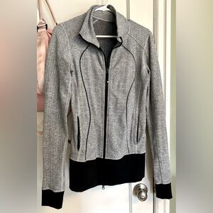 Lululemon size 10 zip up jacket.